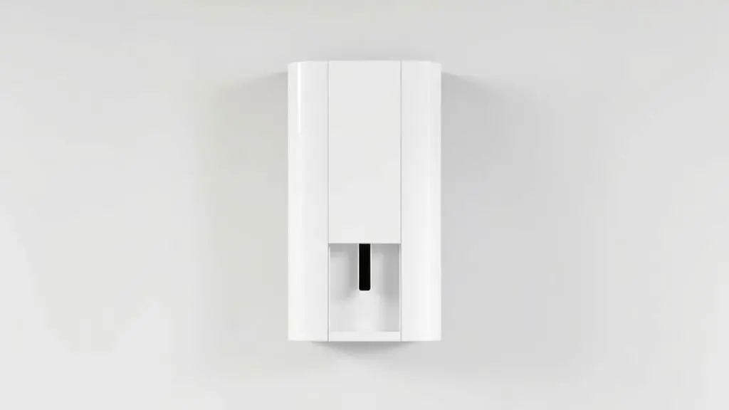 Um purificador de água branco moderno, estilo IBBL, instalado de forma centralizada em uma parede de cozinha, ilustrando o guia de instalação.